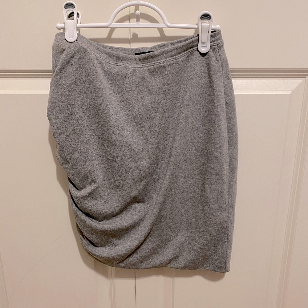 Gap skirt